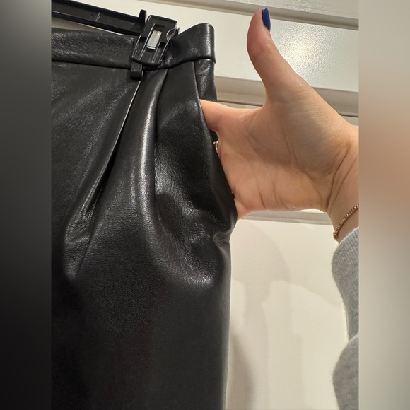 ARITZIA WILFRED LEATHER SHORTS - Picture 2 of 5